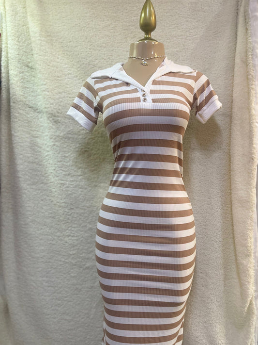 Vestido a rayas beige y blanco