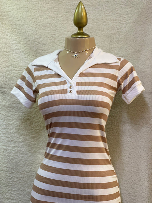 Vestido a rayas beige y blanco